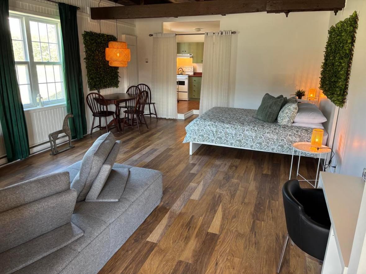 Le Rustique Hotel Saint-Irenee